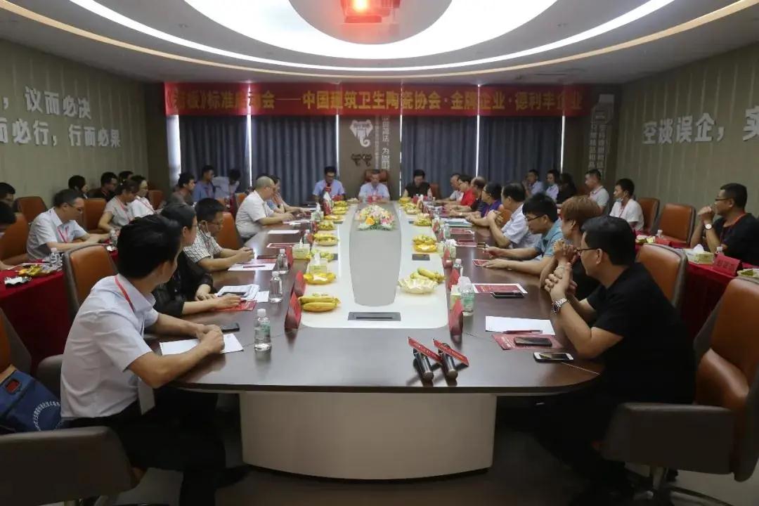 巖板是什么材料？