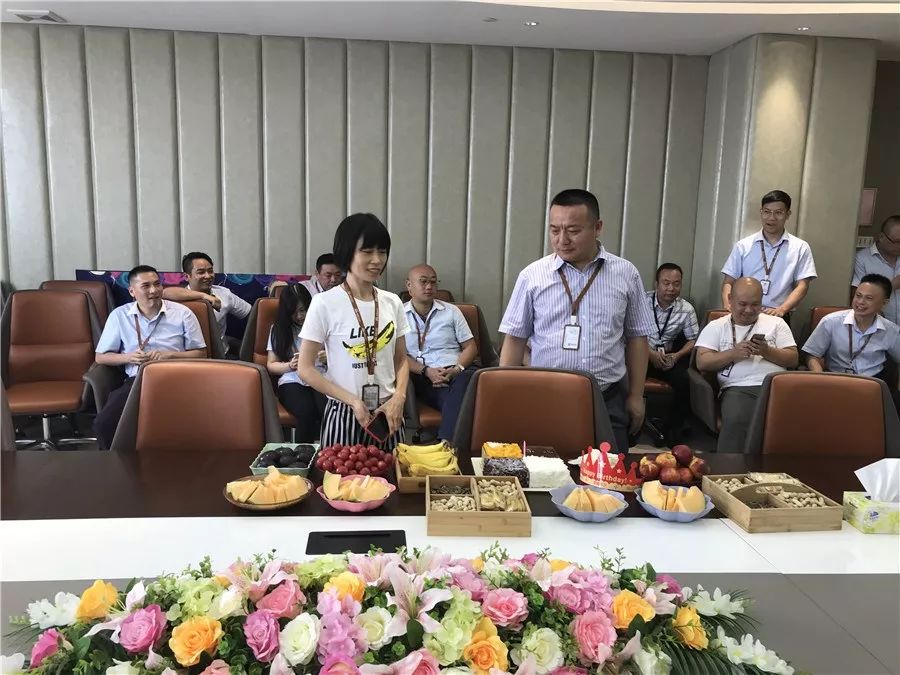 7月生日會(huì)—愿你被這個(gè)世界溫柔對(duì)待(圖2) 7月生日會(huì)—愿你被這個(gè)世界溫柔對(duì)待(圖2)